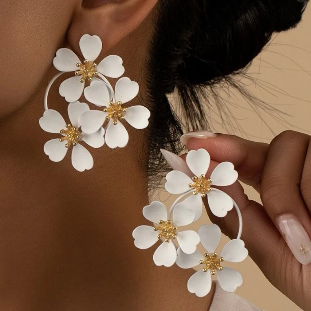 3for$20 NEW 2pcs Flower Decor Earrings